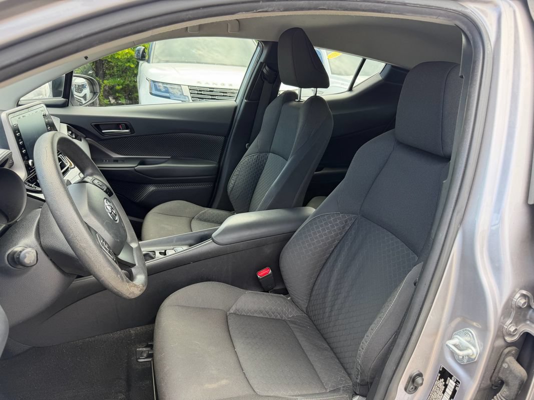 Used 2020 Toyota C-HR LE FWD image 7