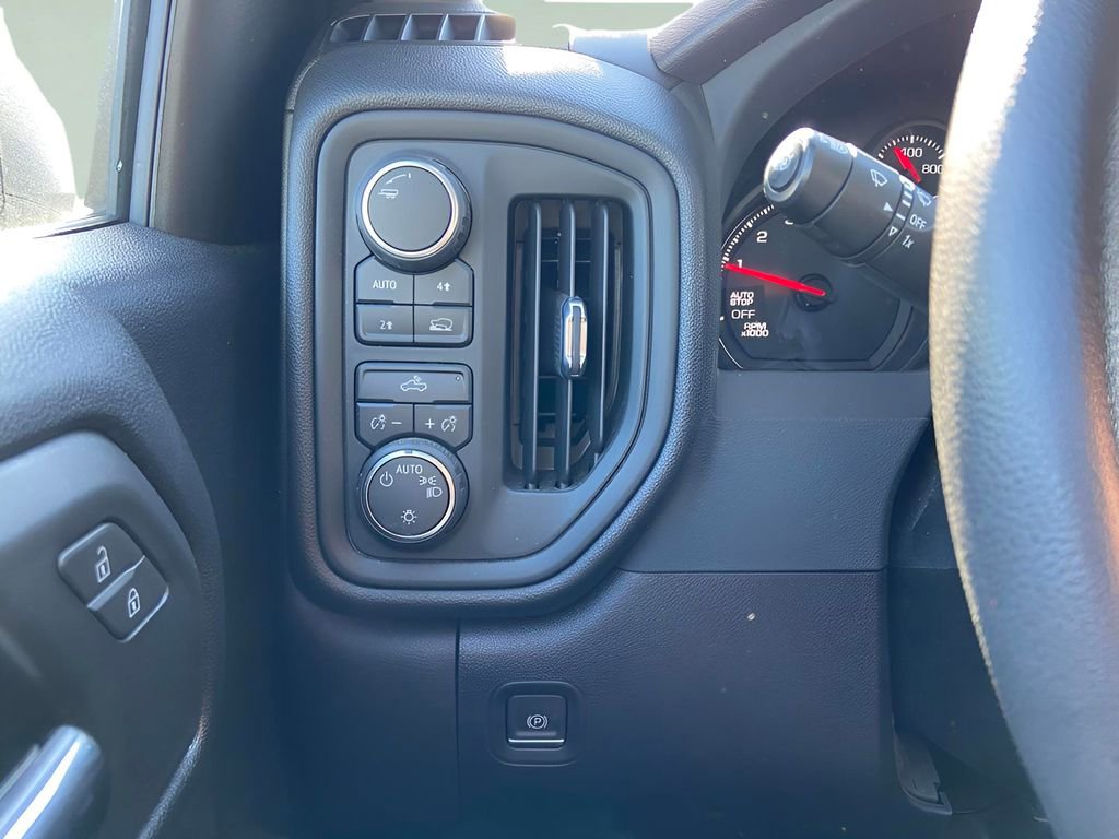 Used 2023 Chevrolet Silverado 1500 Custom image 22