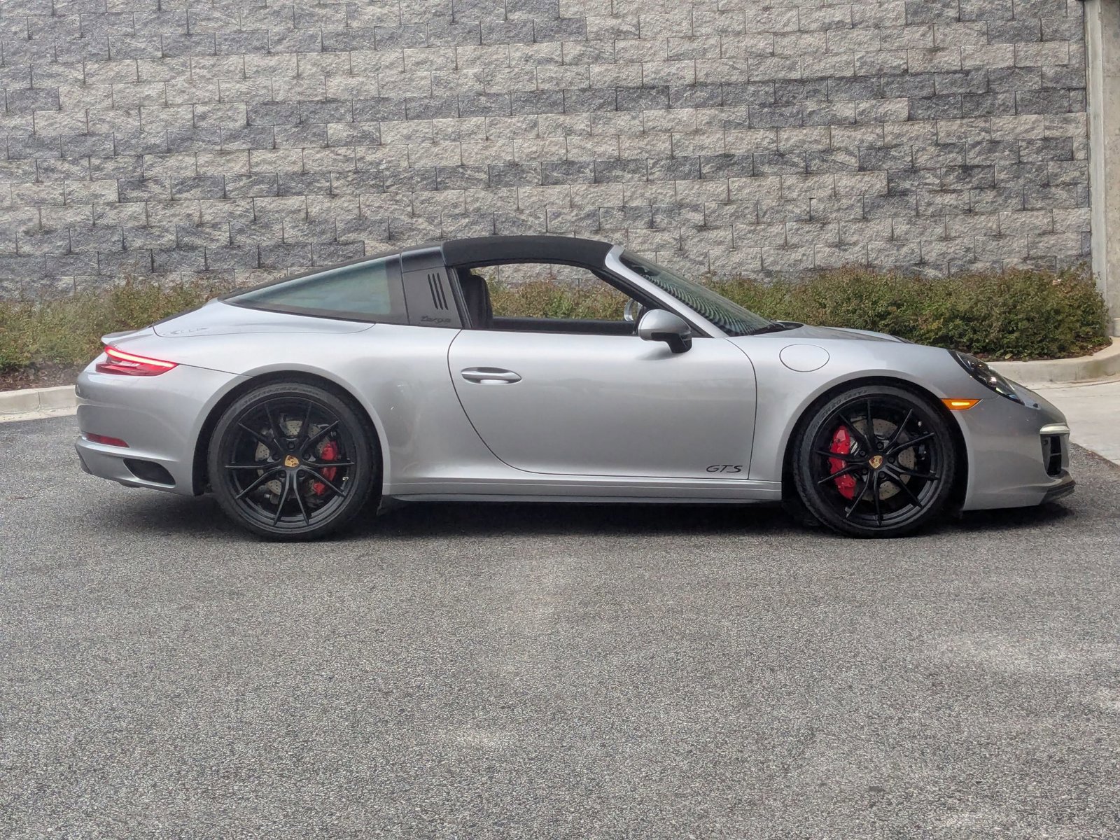 Used 2018 Porsche 911 Targa 4 GTS image 8