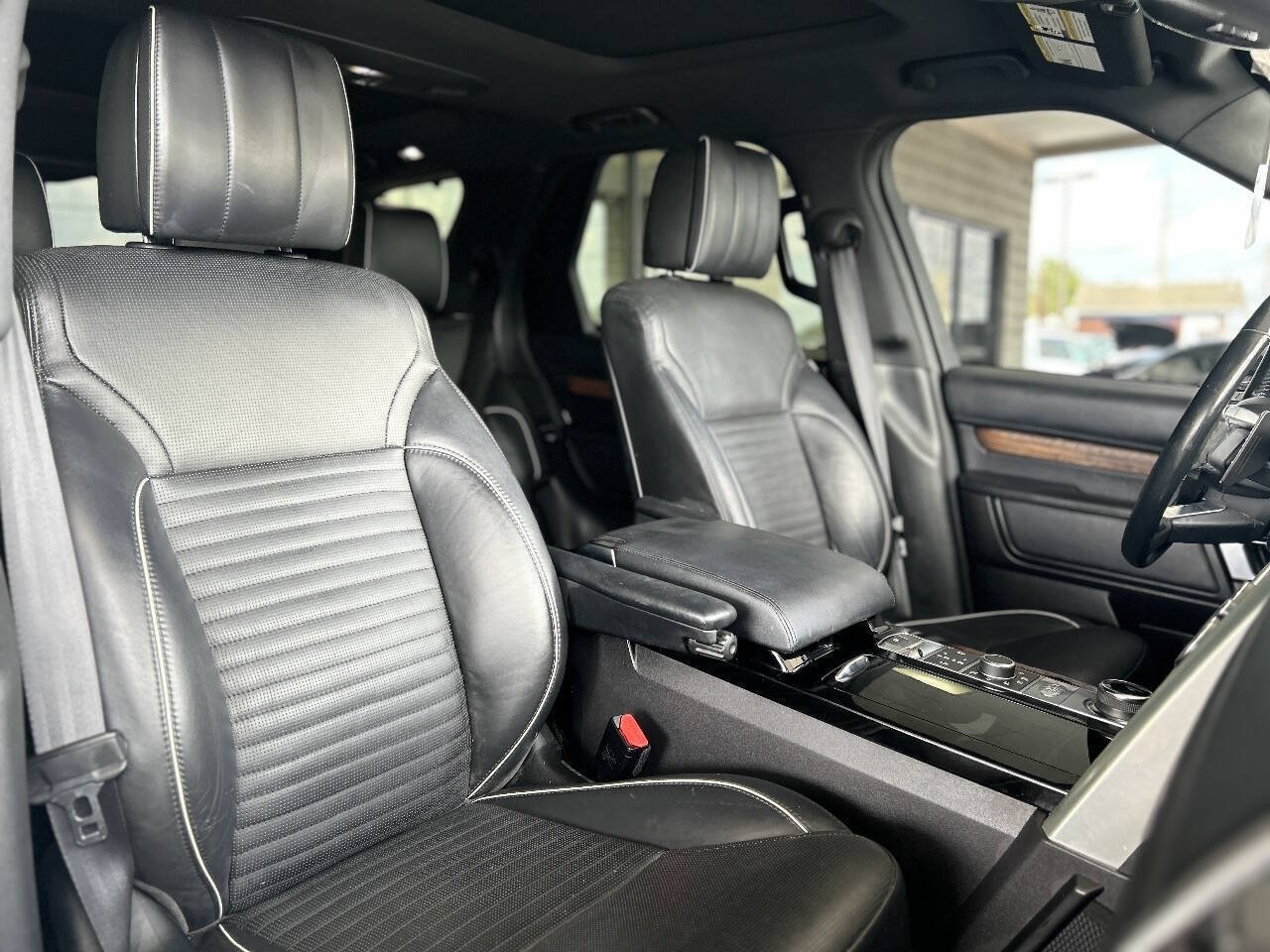 Used 2019 Land Rover Discovery HSE Luxury AWD/4WD image 62