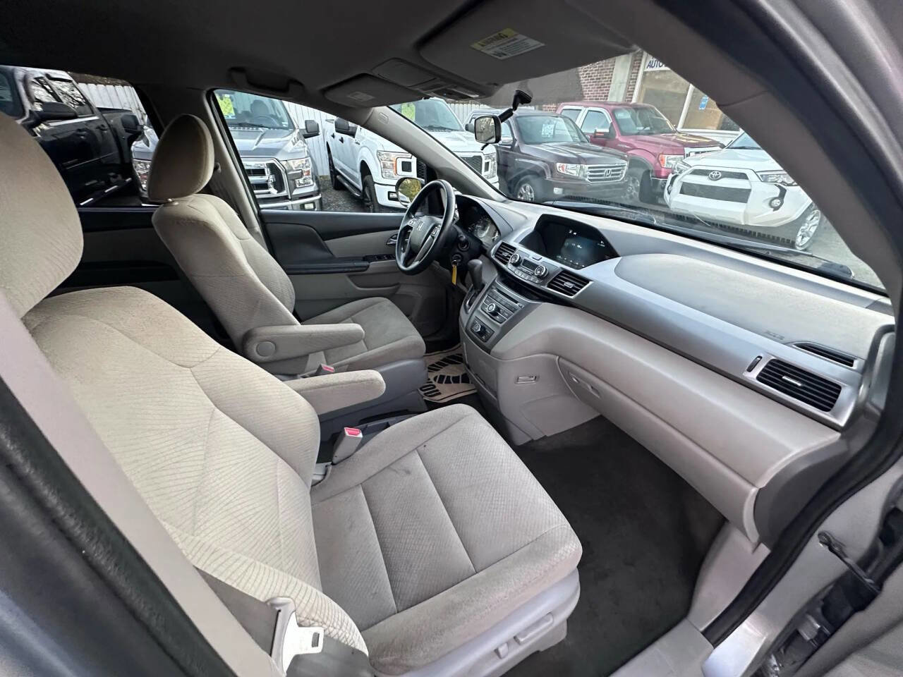 Used 2016 Honda Odyssey LX image 13