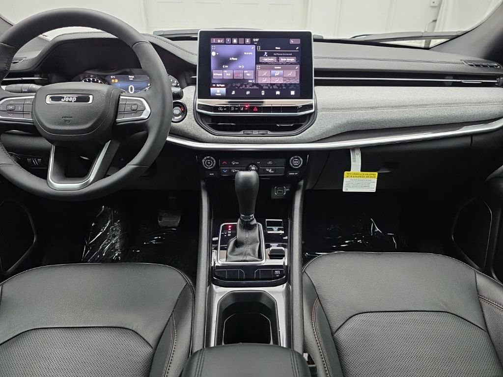 Used 2023 Jeep Compass Latitude image 31