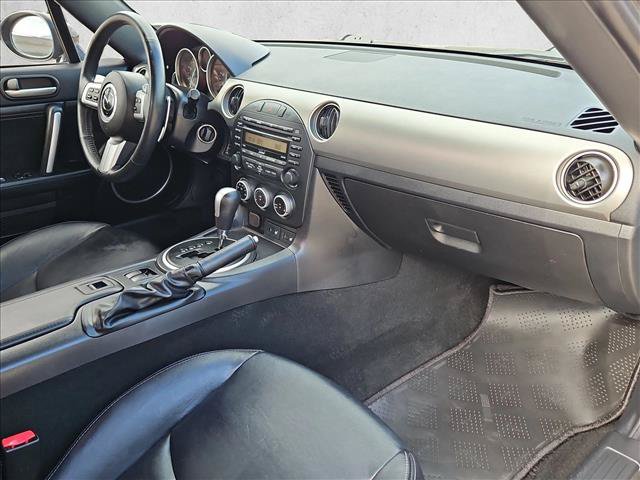 Used 2010 MAZDA MX-5 Miata Grand Touring w/ Premium Pkg RWD image 16
