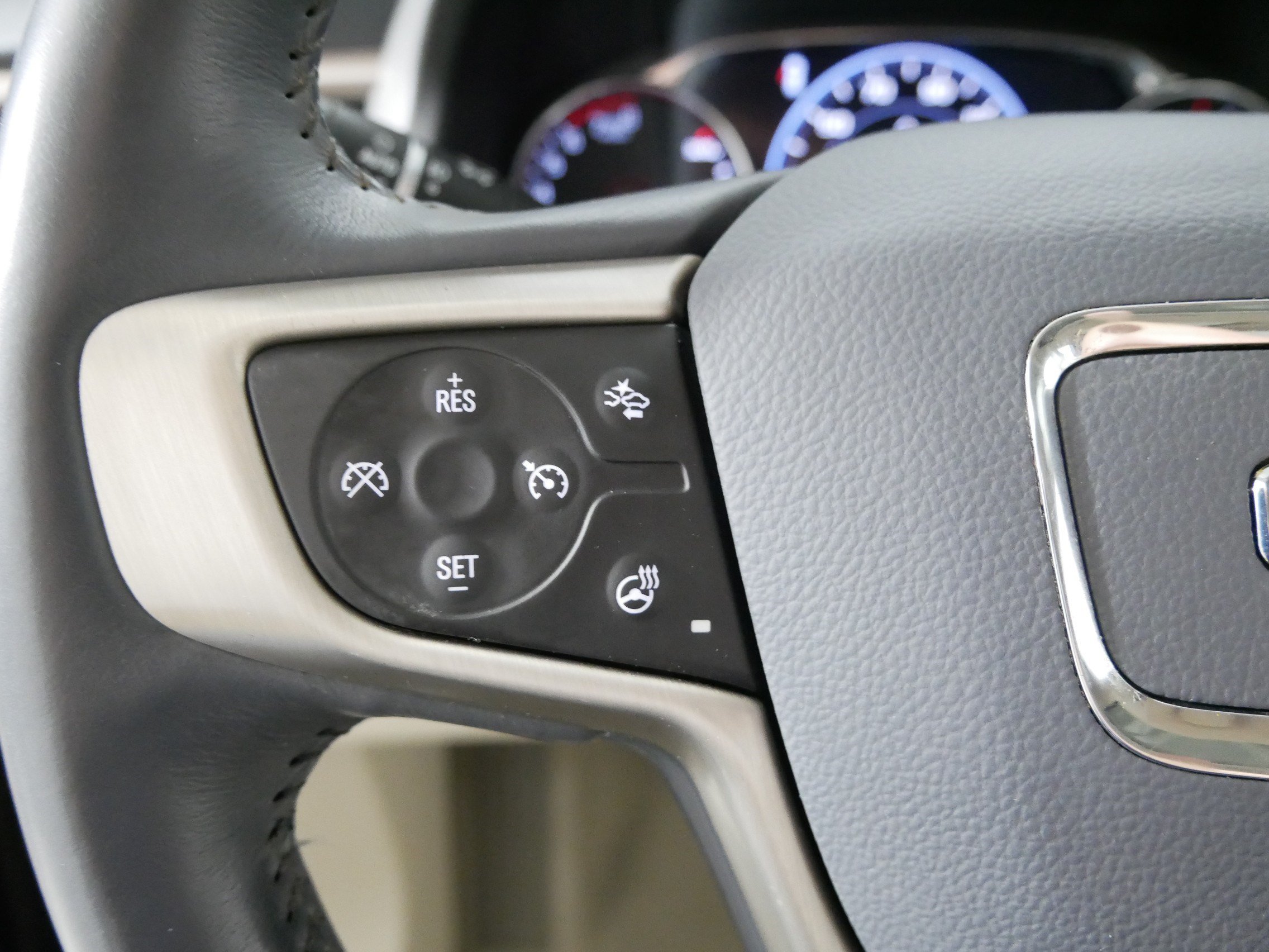 Used 2022 GMC Acadia Denali w/ Denali Ultimate Package FWD image 27