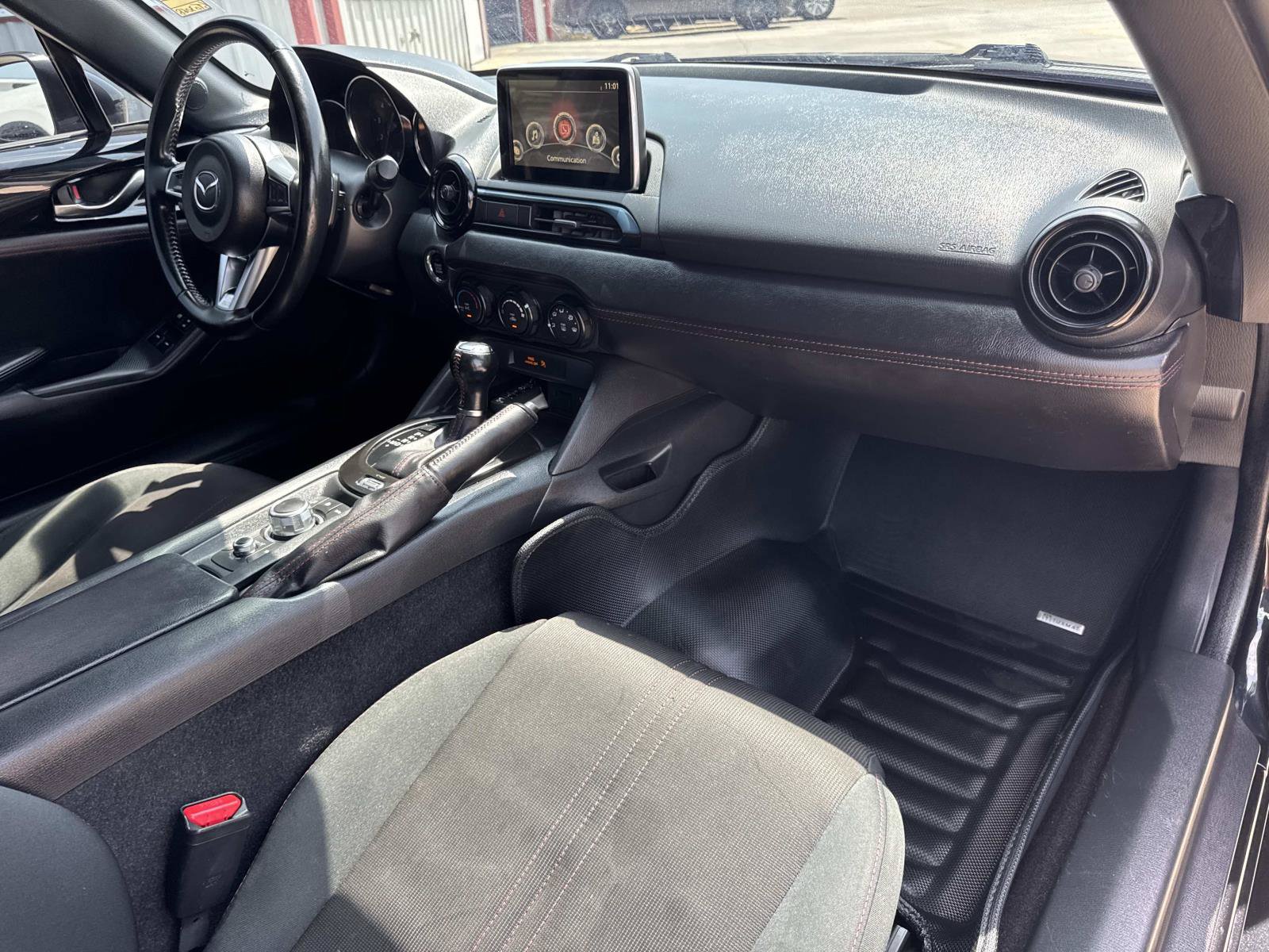 Used 2016 MAZDA MX-5 Miata Club RWD image 11