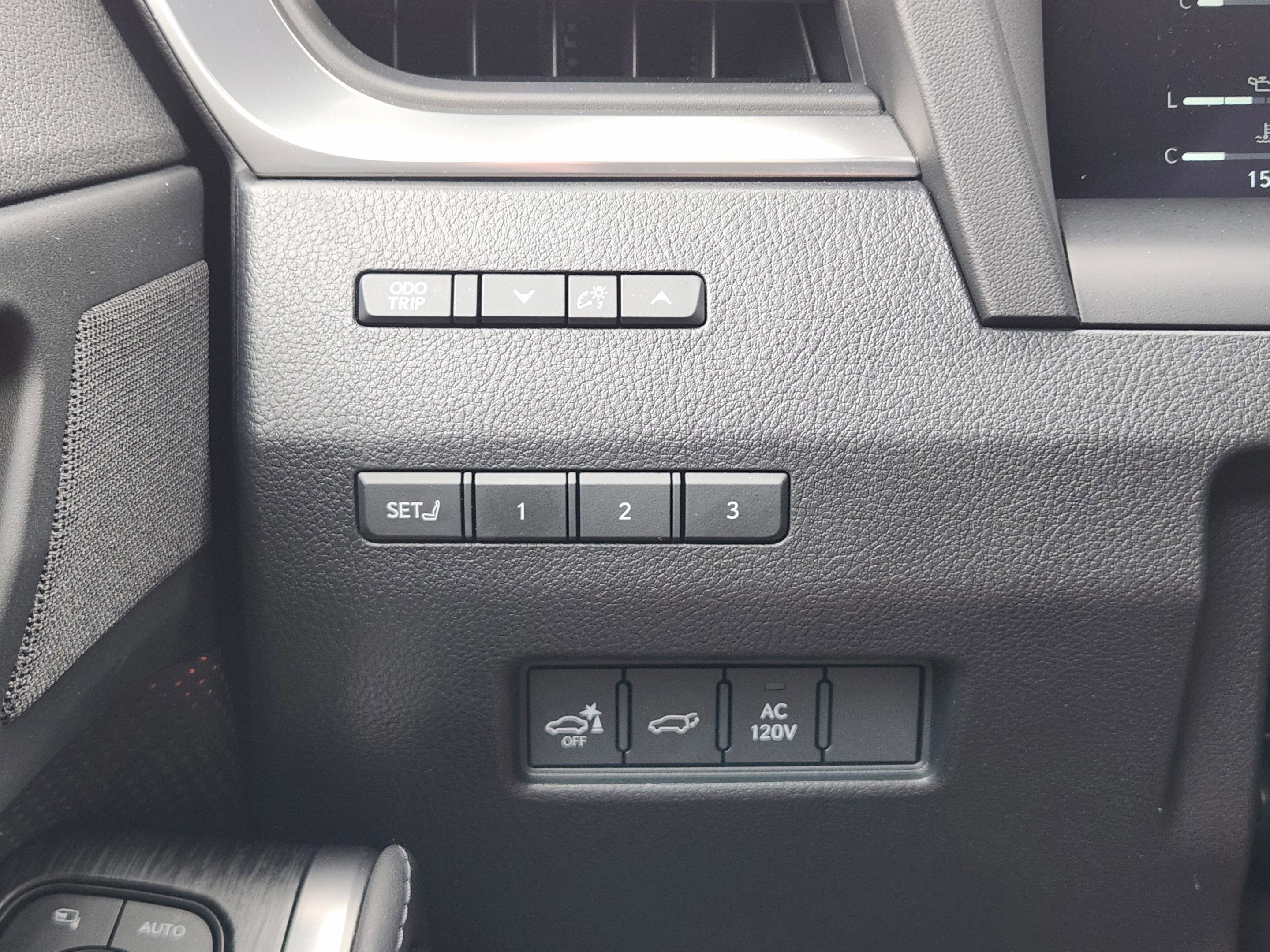 Used 2024 Lexus GX 550 w/ Accessory Package (Z1) AWD/4WD image 22
