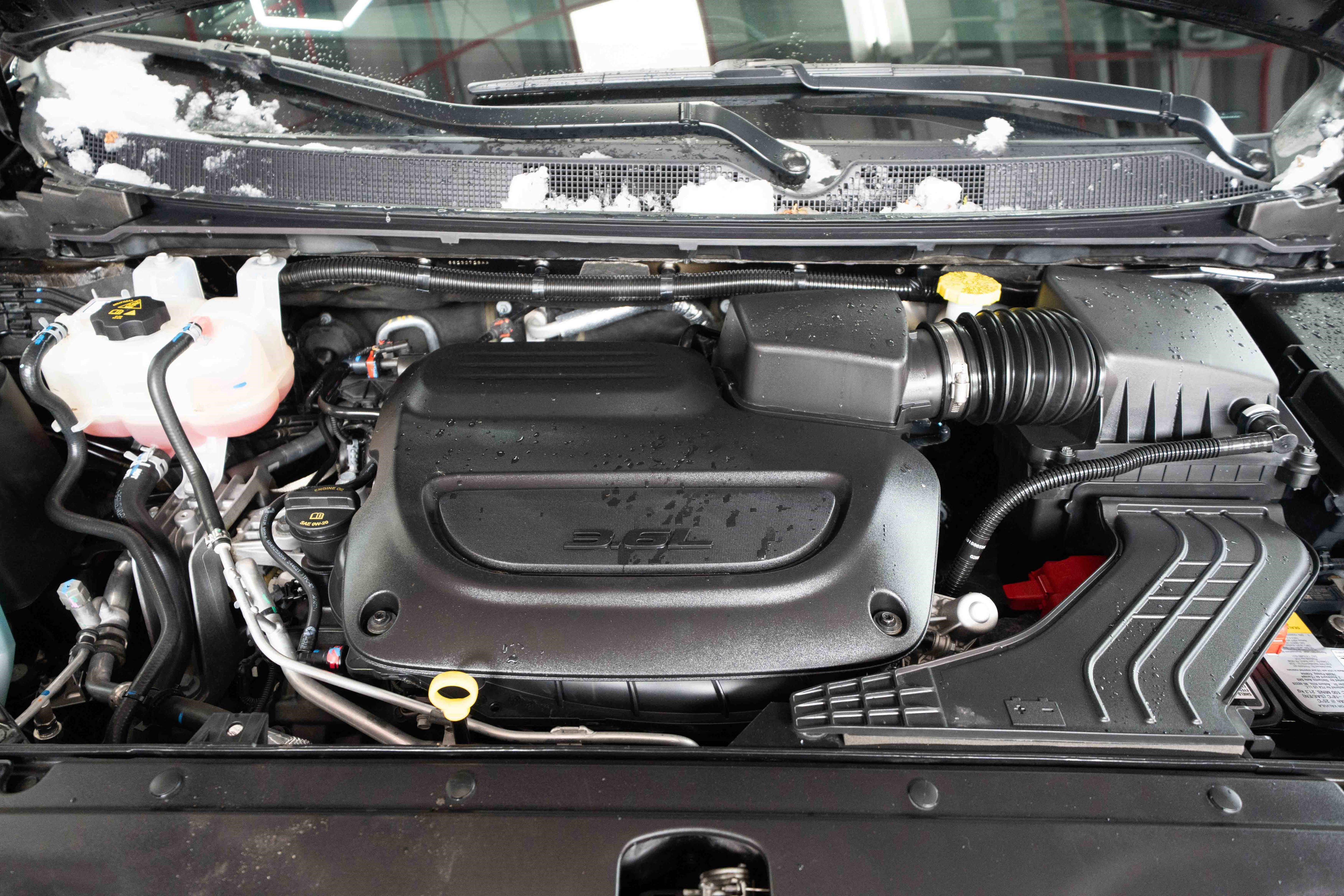 Used 2025 Chrysler Pacifica Select image 32