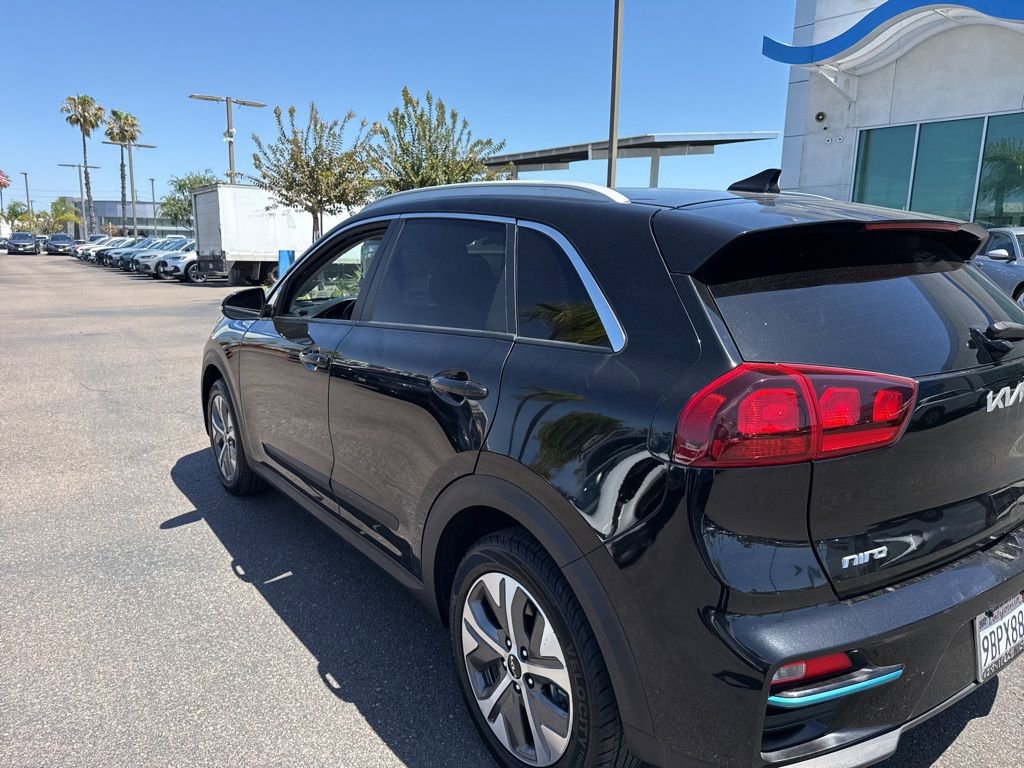Used 2022 Kia Niro EX image 11