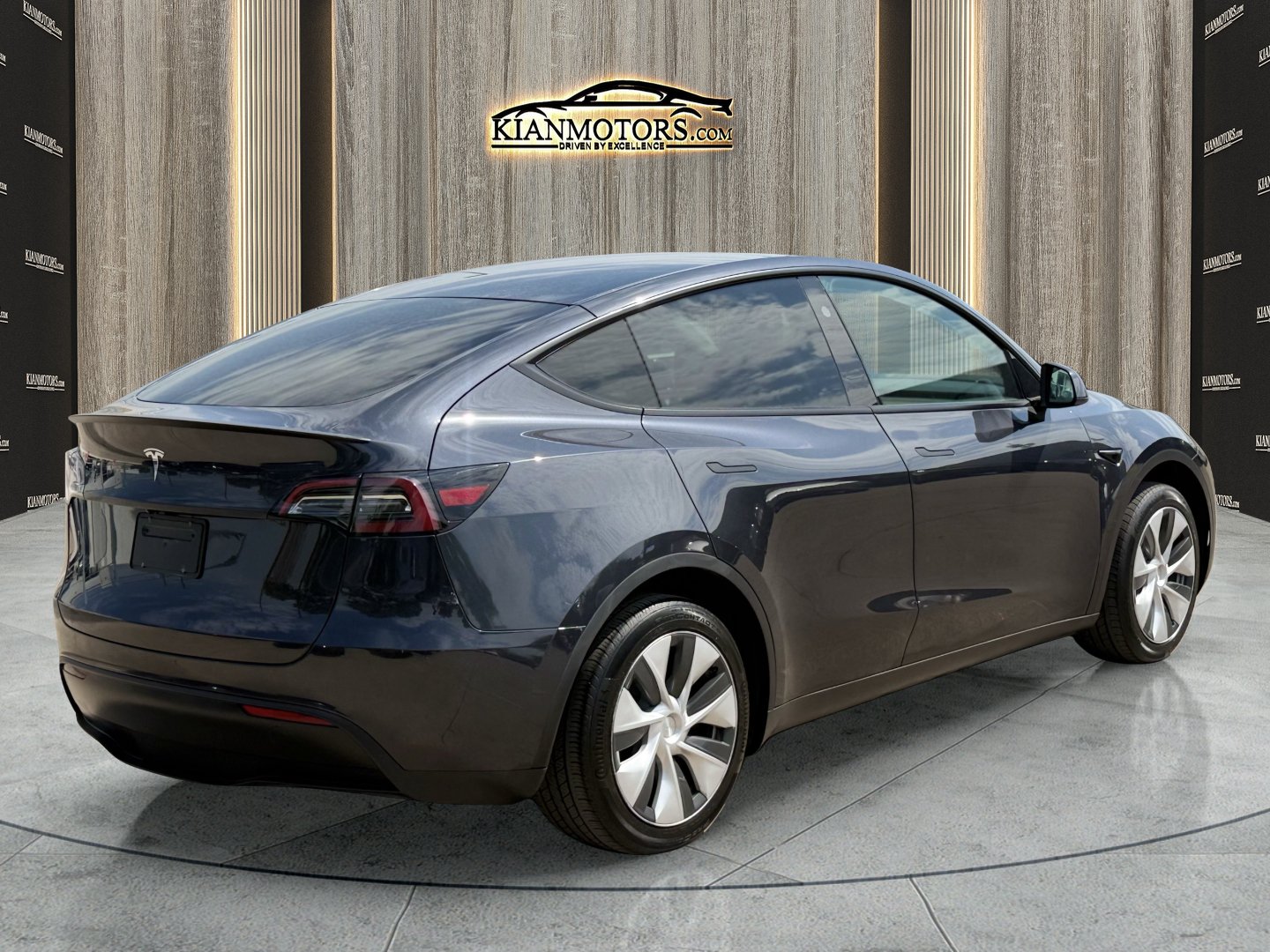 Used 2024 Tesla Model Y Long Range RWD image 7