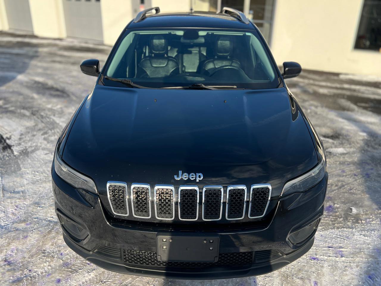 Used 2019 Jeep Cherokee Latitude Plus w/ Cold Weather Group image 4