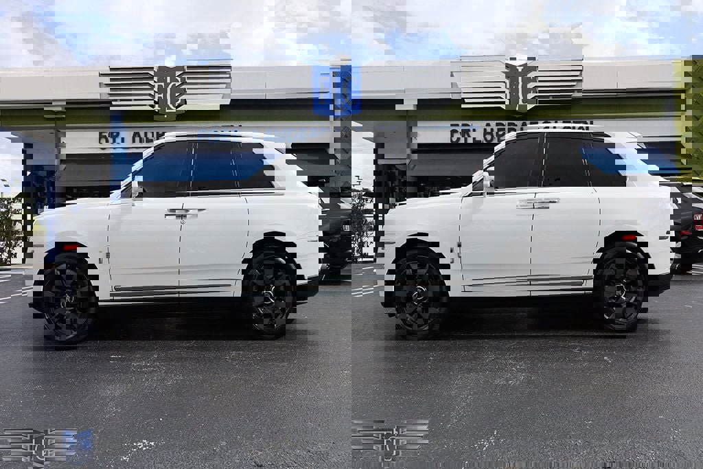 Used 2019 Rolls-Royce Cullinan image 12