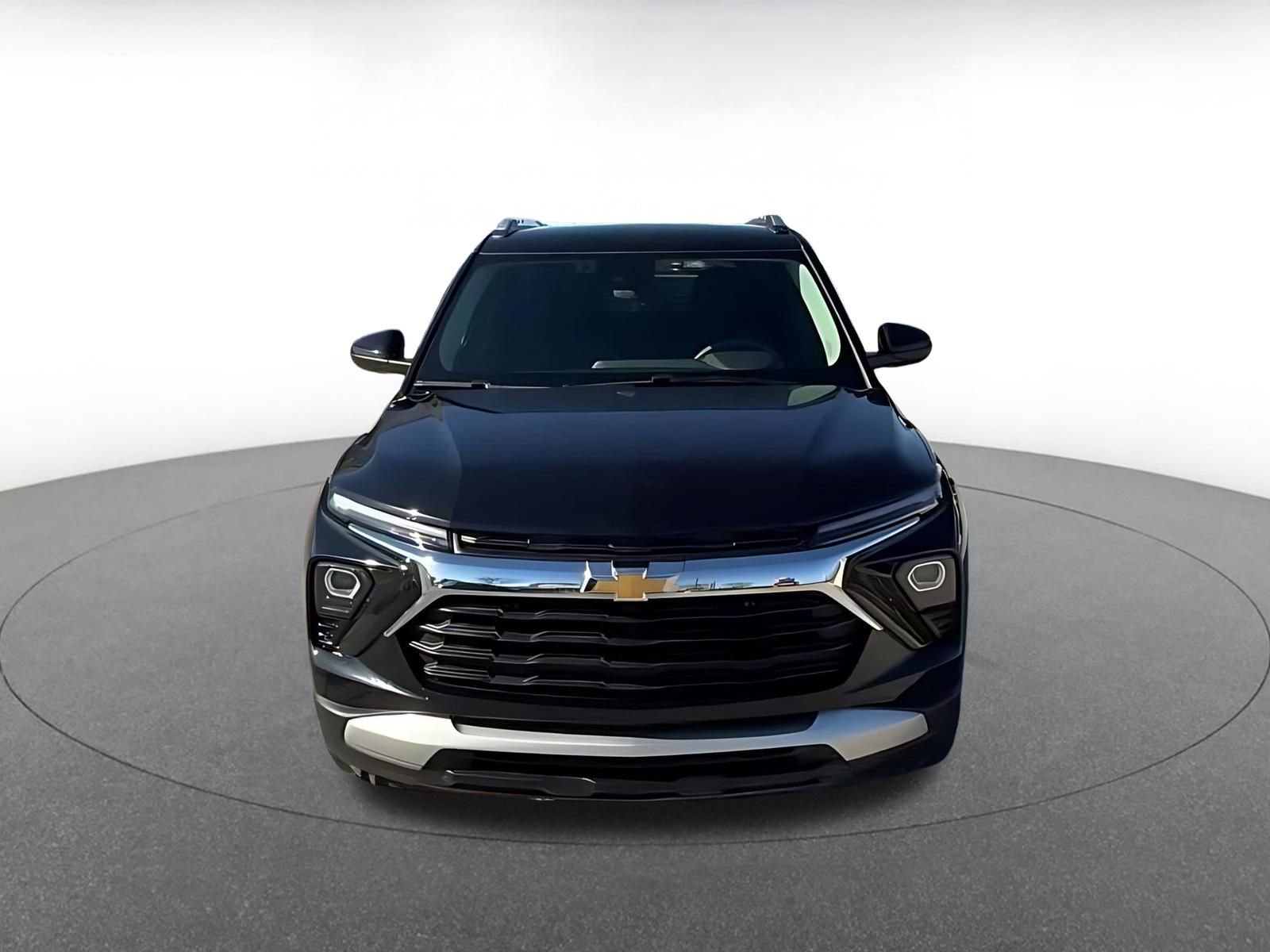 Used 2025 Chevrolet TrailBlazer LT image 3