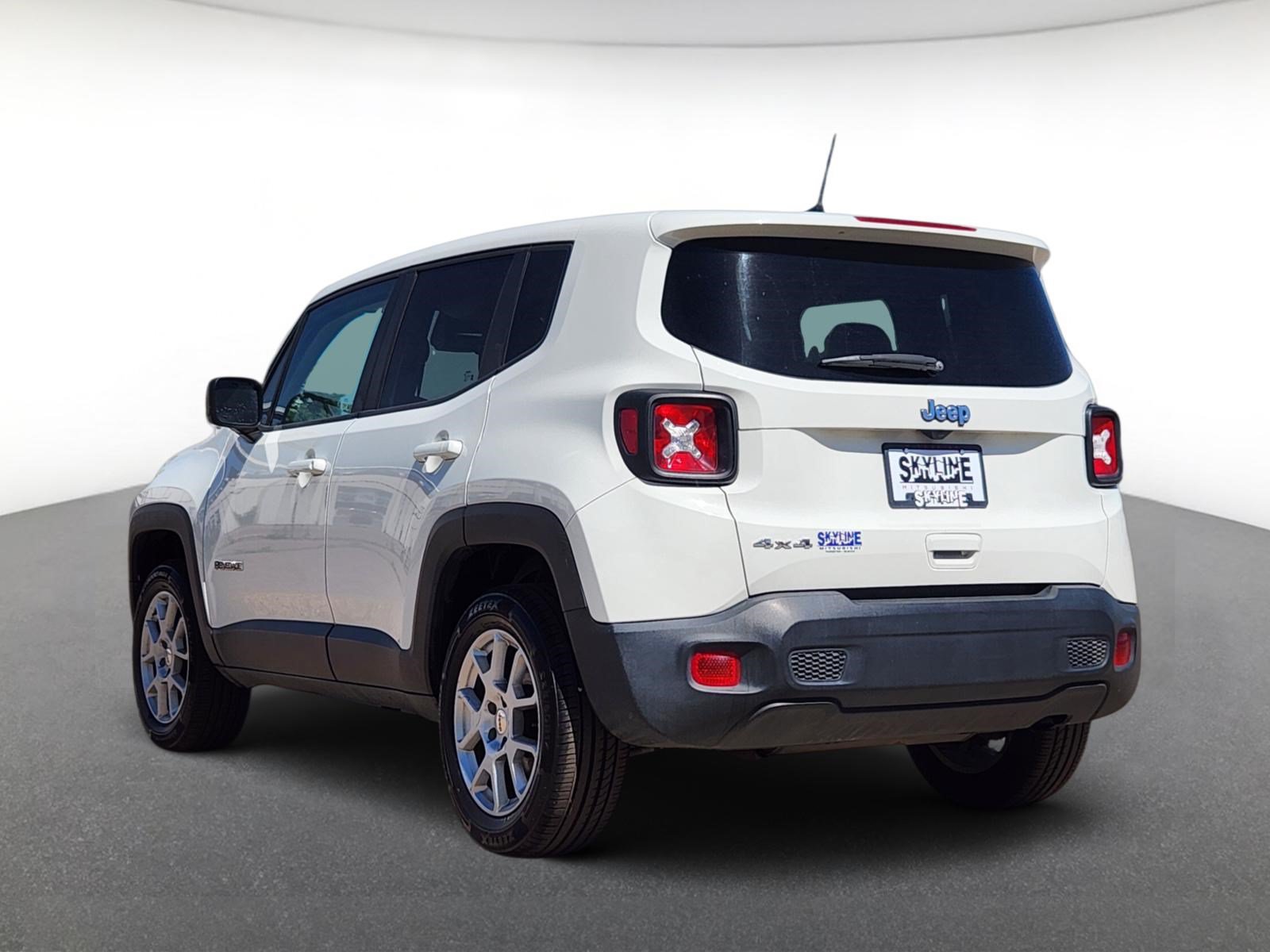 Used 2023 Jeep Renegade Latitude AWD/4WD image 4