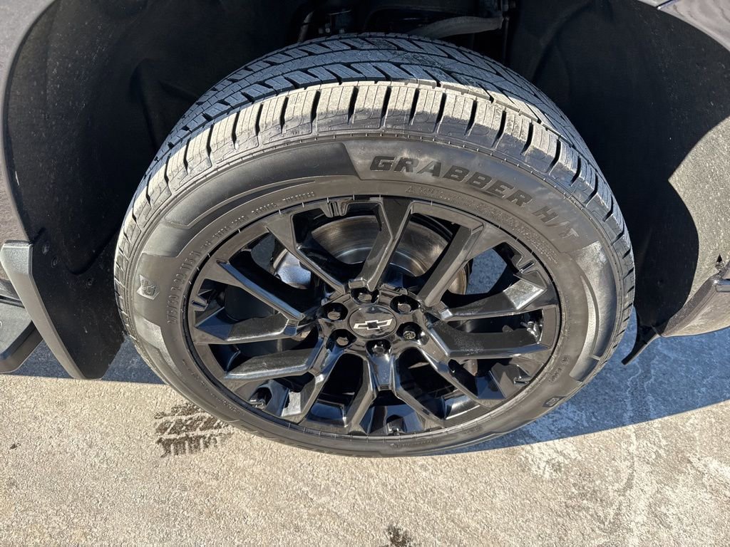 Used 2023 Chevrolet Silverado 1500 High Country w/ High Country Premium Package image 13