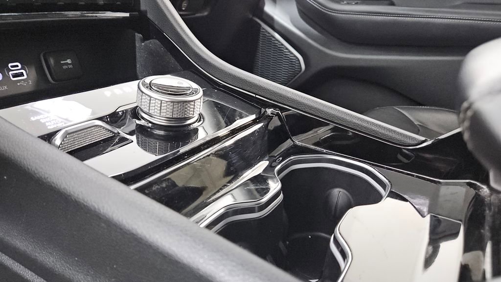 Used 2021 Jeep Grand Cherokee L Limited image 32