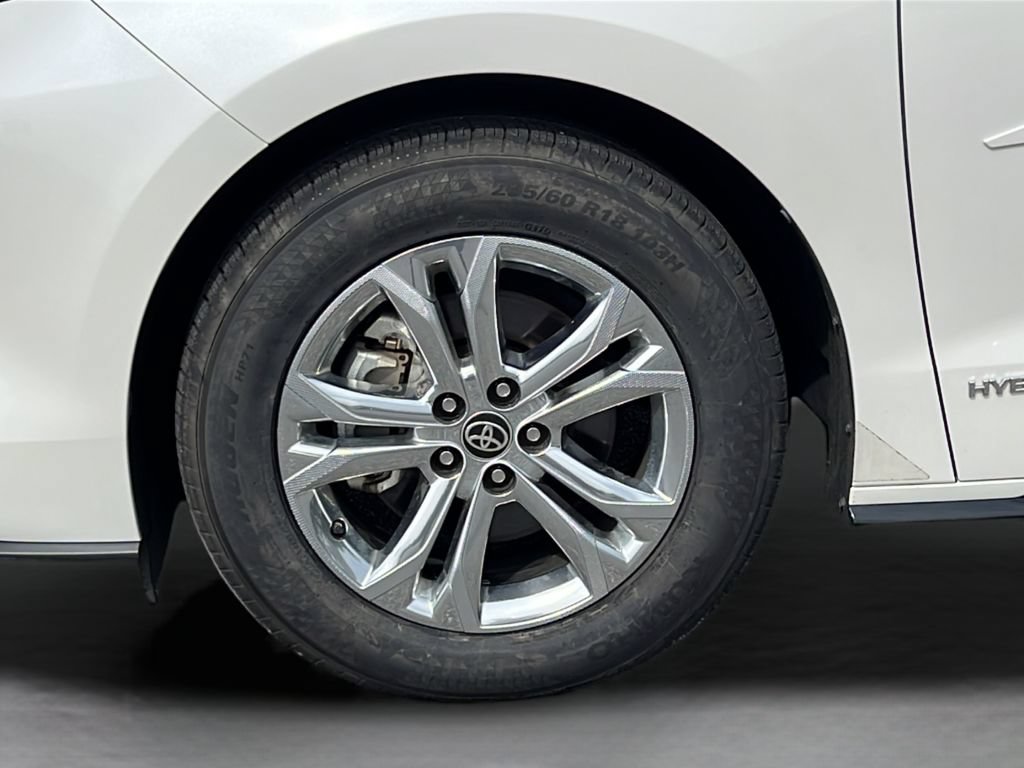 Used 2021 Toyota Sienna Platinum AWD/4WD image 25