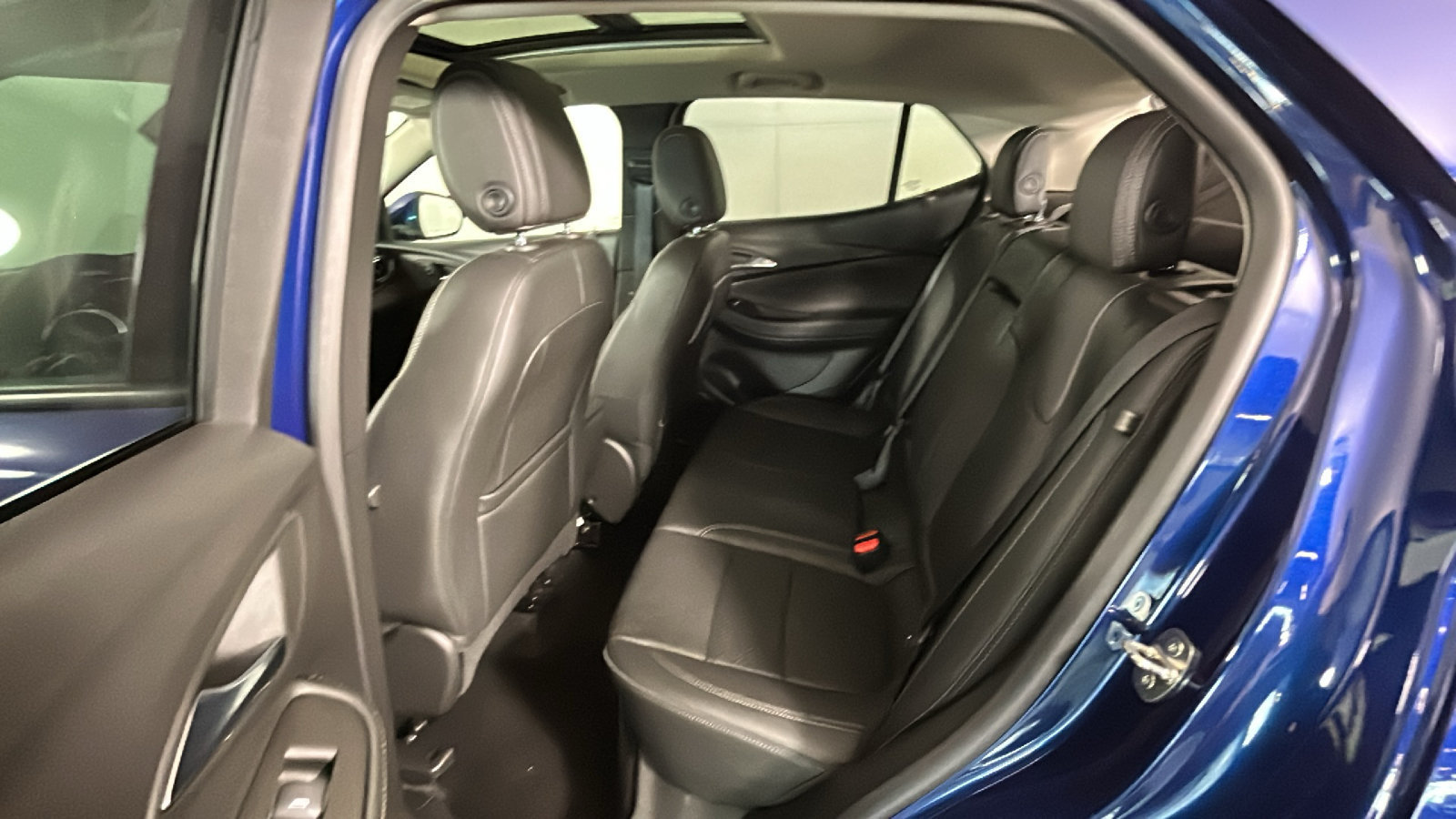 Used 2023 Buick Encore GX Essence w/ Experience Buick Package FWD image 33