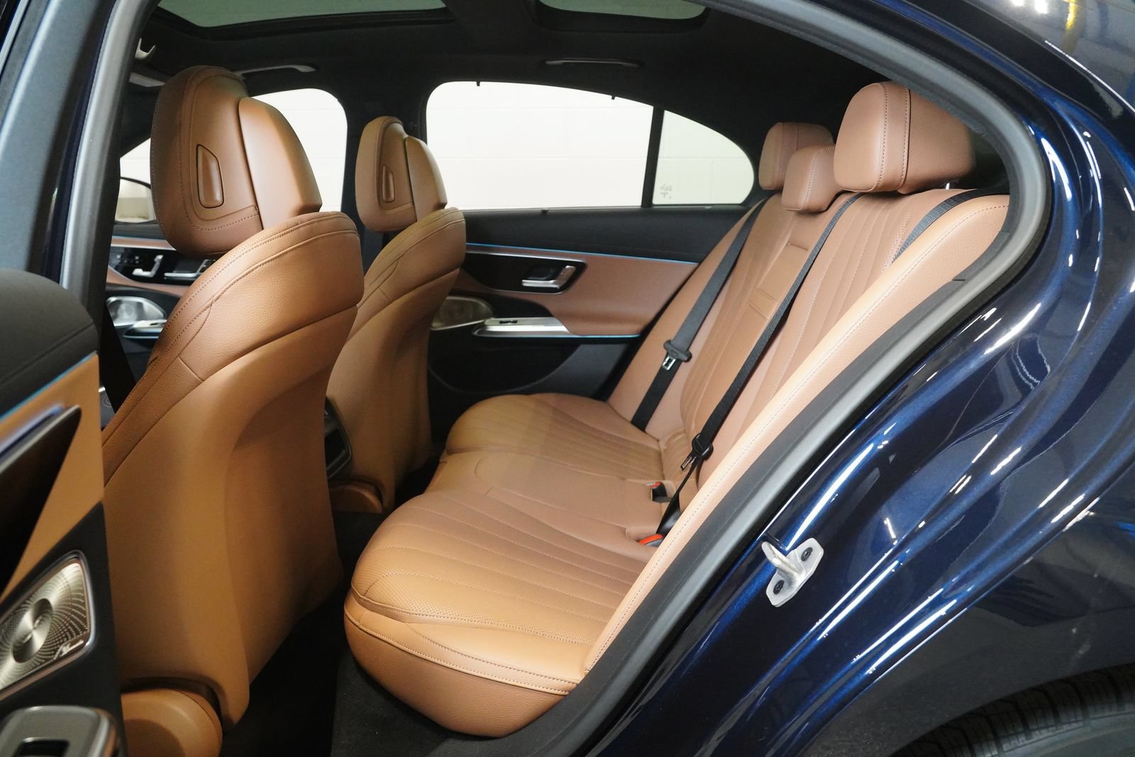 New 2027 Mercedes-Benz E 350 4MATIC Sedan image 16