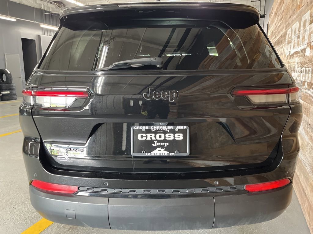 Used 2022 Jeep Grand Cherokee L Laredo image 24