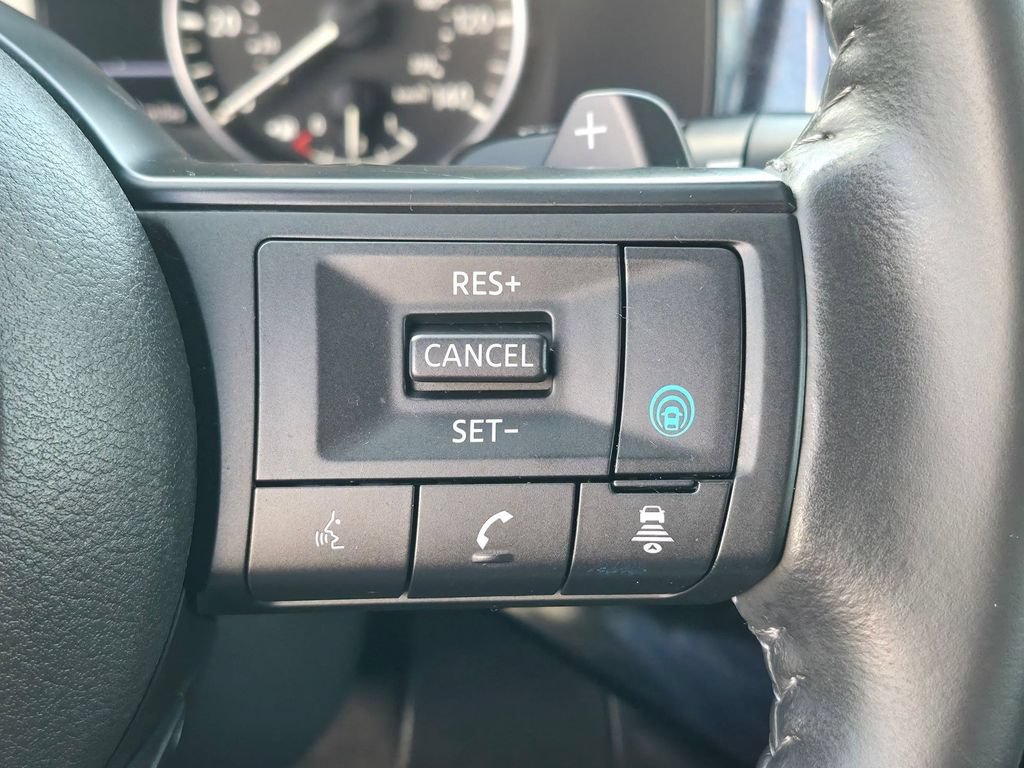 Used 2024 Nissan Pathfinder SV AWD/4WD image 15