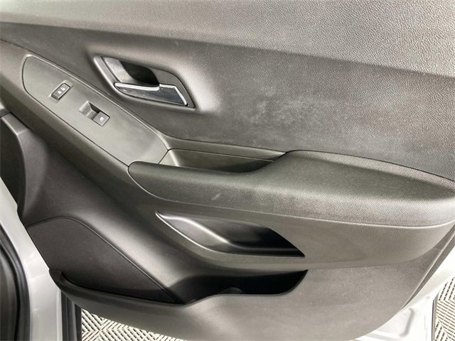 Used 2019 Chevrolet Trax LT w/ Redline Edition image 24