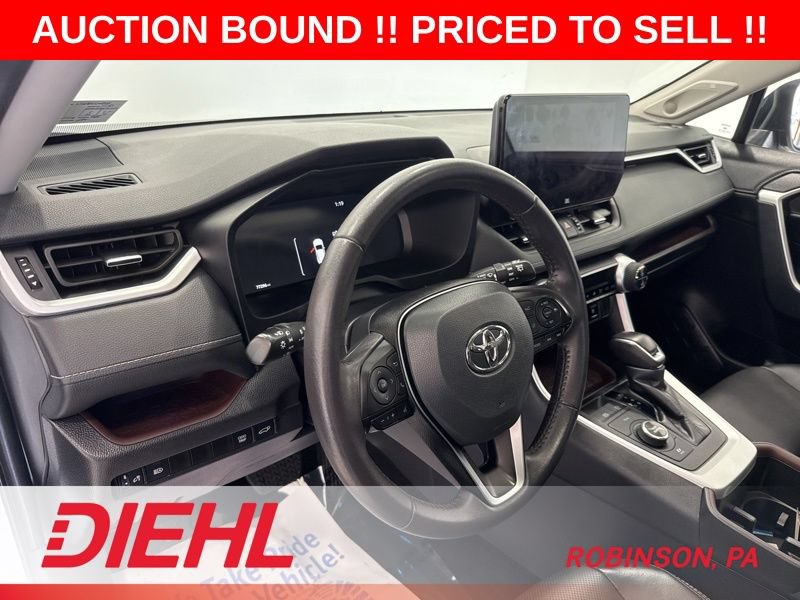 Used 2025 Toyota RAV4 Limited AWD/4WD image 22