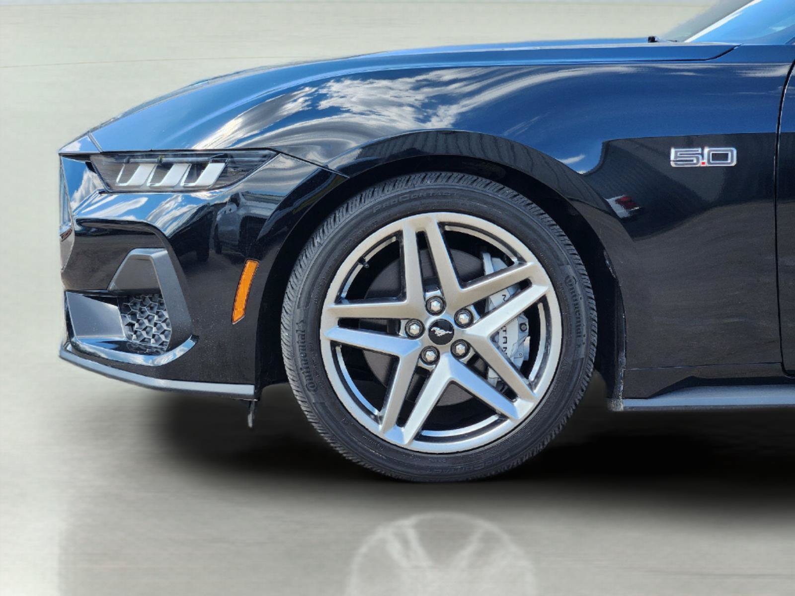 Used 2024 Ford Mustang GT RWD image 9
