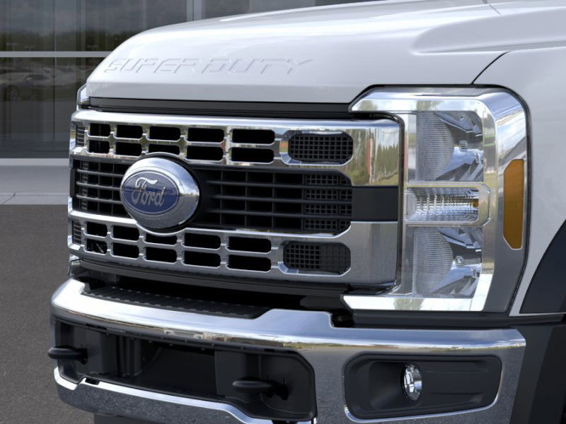 New 2025 Ford F450 XL w/ XL Chrome Package image 17