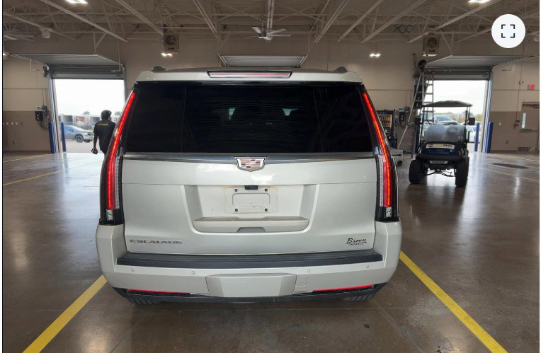 Used 2017 Cadillac Escalade Luxury image 6