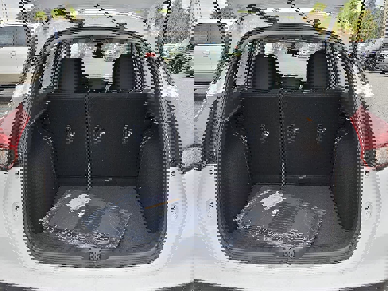 New 2025 Nissan Kicks Play S image 6