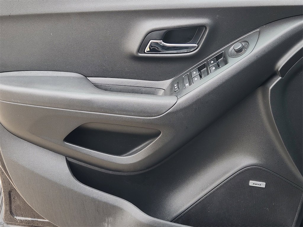 Used 2019 Chevrolet Trax Premier w/ Midnight Edition image 23