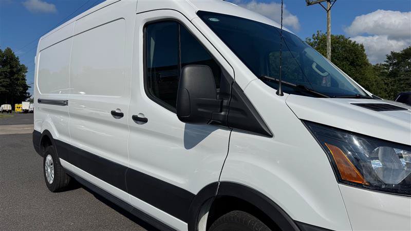 Used 2023 Ford E-Transit Medium Roof RWD image 20