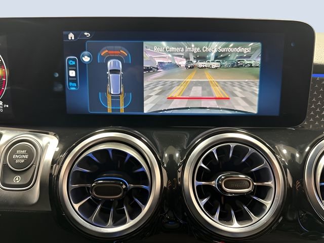 Used 2025 Mercedes-Benz GLB 250 4MATIC image 25