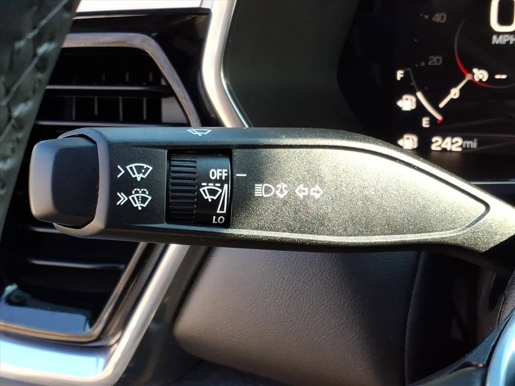 Used 2024 GMC Canyon Elevation image 26