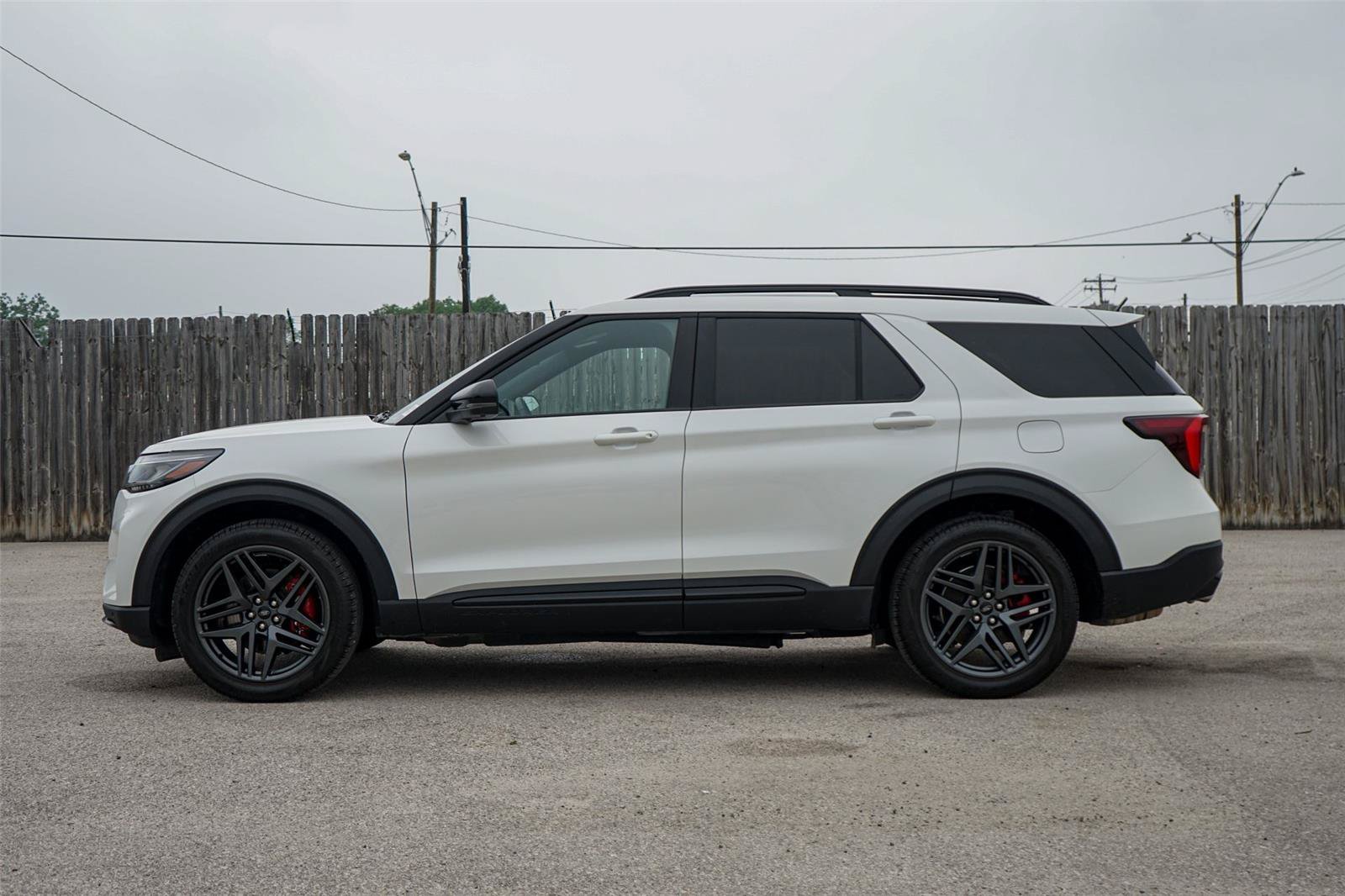 Certified 2025 Ford Explorer ST RWD image 7