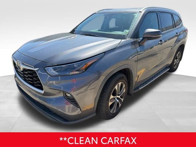 Used 2022 Toyota Highlander XLE video 2