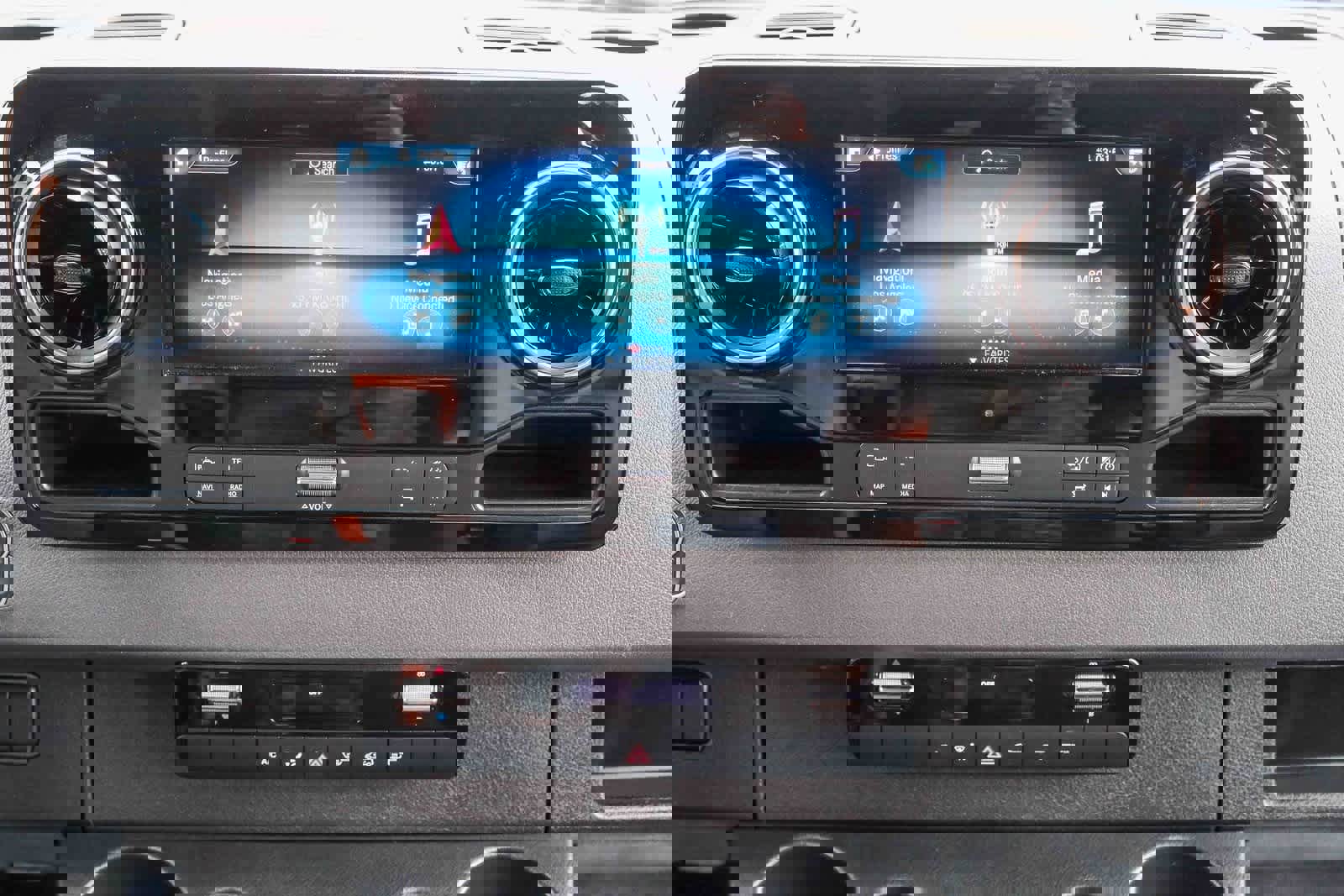 Used 2023 Mercedes-Benz Sprinter 2500 image 13