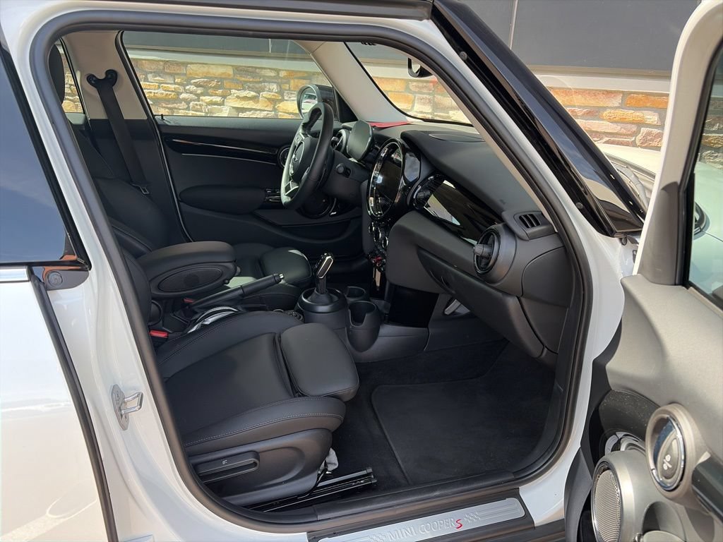 Certified 2024 MINI Cooper S FWD image 10