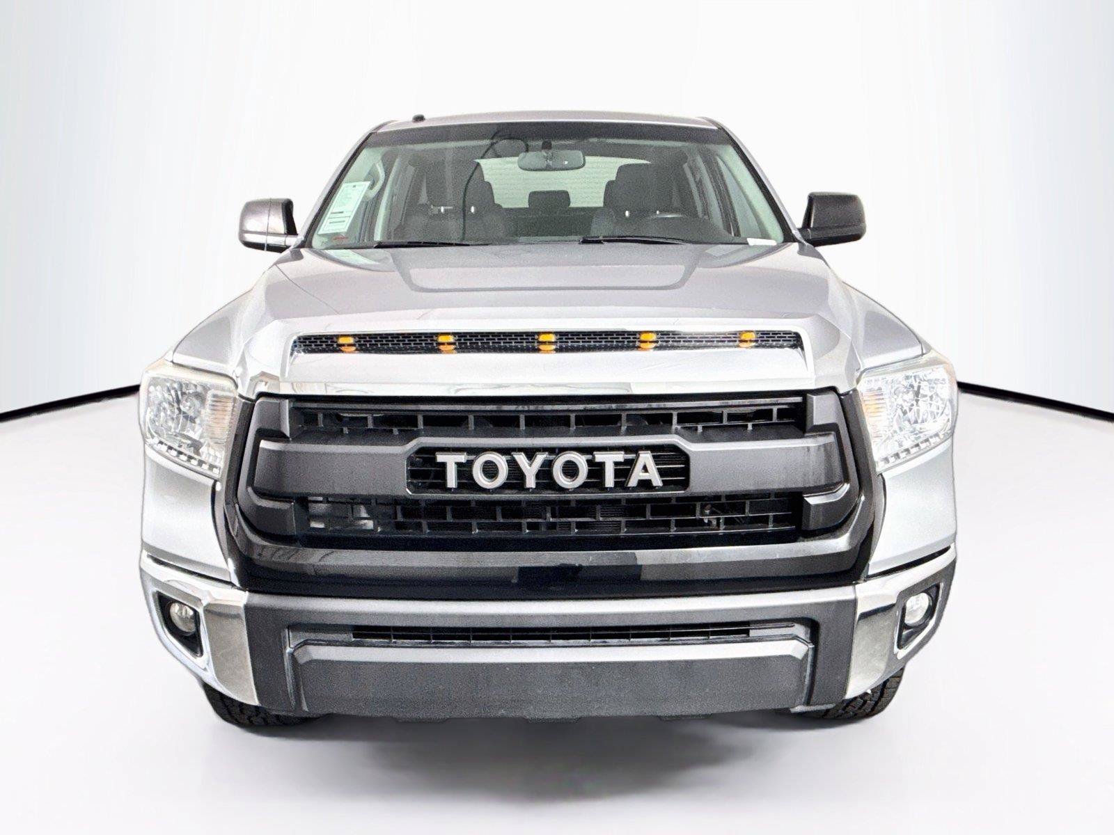 Used 2016 Toyota Tundra SR5 w/ SR5 Upgrade Package AWD/4WD image 6