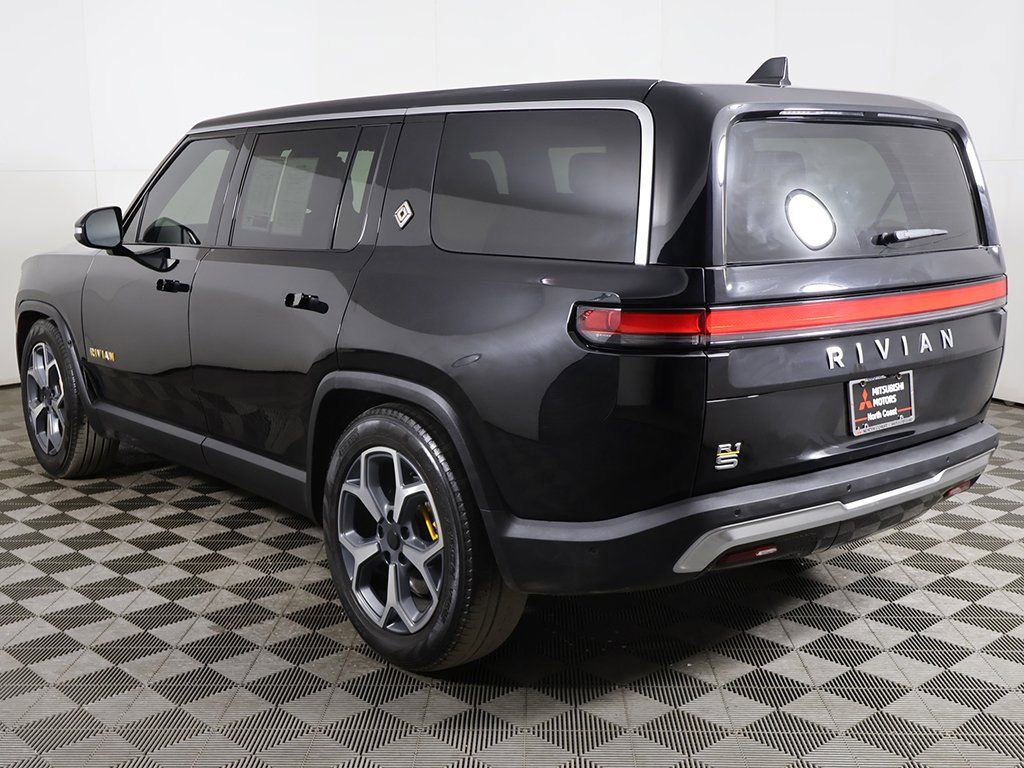 Used 2024 Rivian R1S Adventure image 12