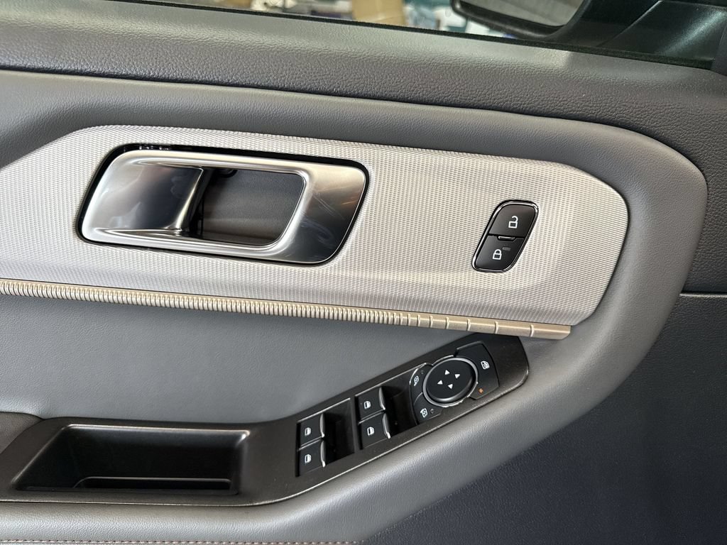 New 2026 Ford Explorer Active AWD/4WD image 15