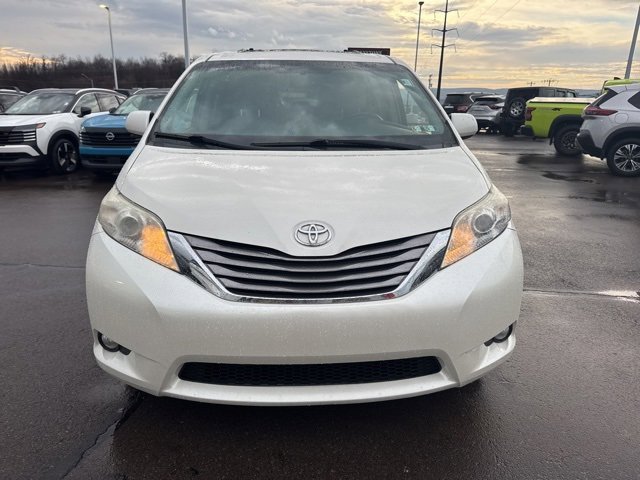 Used 2017 Toyota Sienna XLE w/ XLE Navigation Package image 2