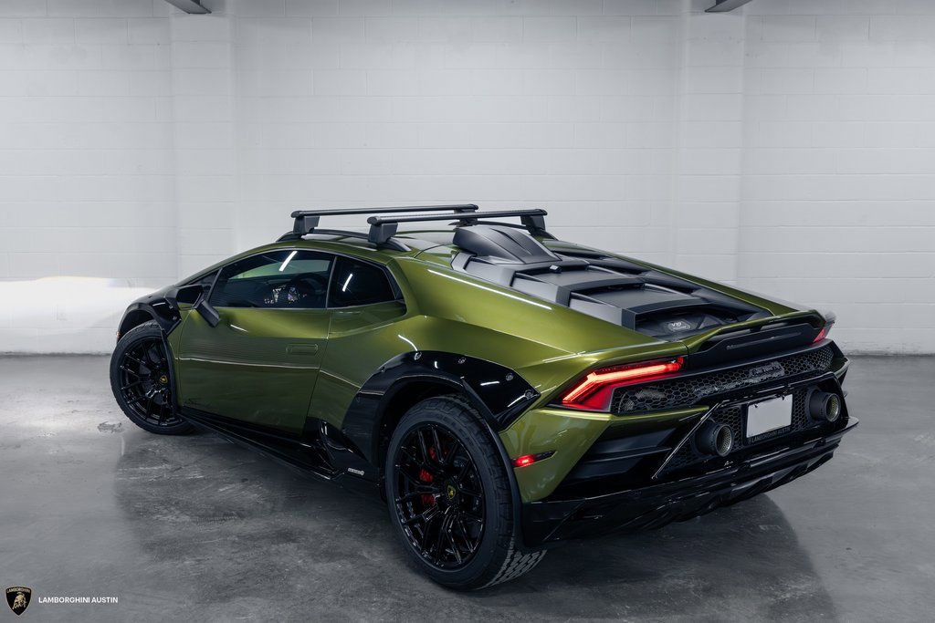 Used 2024 Lamborghini Huracan Sterrato image 11