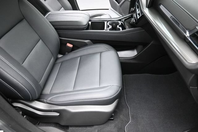Used 2026 Chevrolet Traverse LT w/ Driver Confidence Package FWD image 30