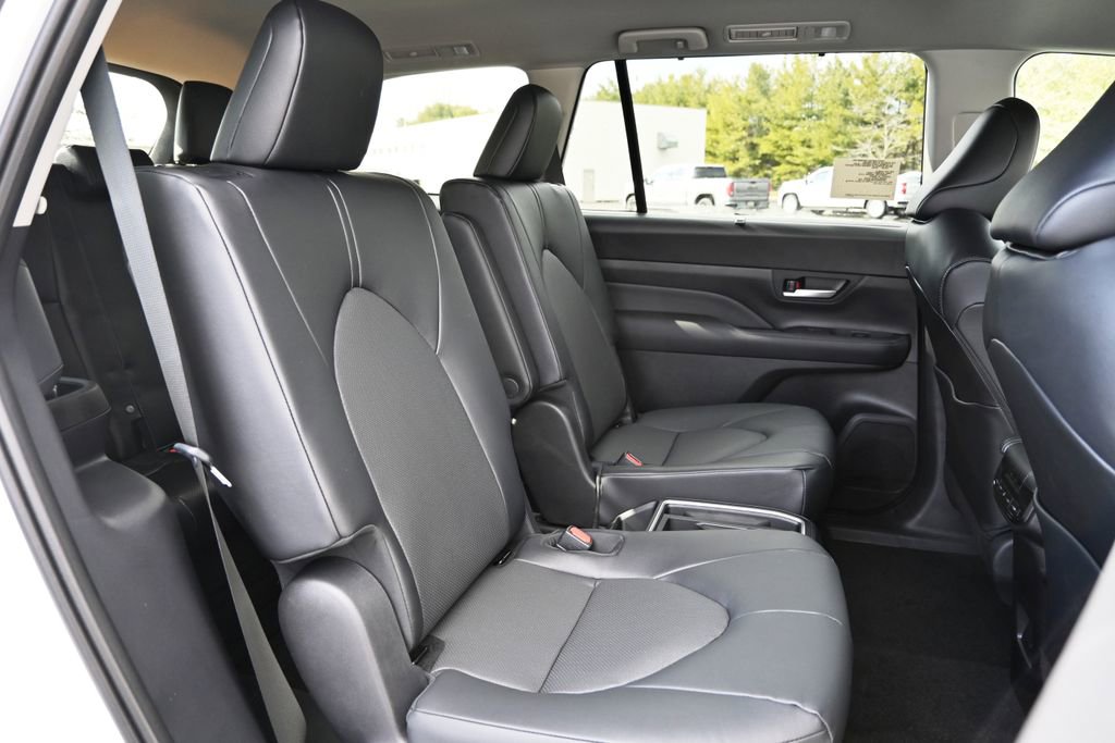 New 2026 Toyota Grand Highlander XLE image 17