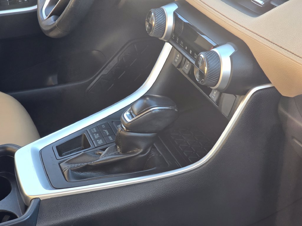 Used 2019 Toyota RAV4 XLE Premium w/ Cold Weather Package AWD/4WD image 15