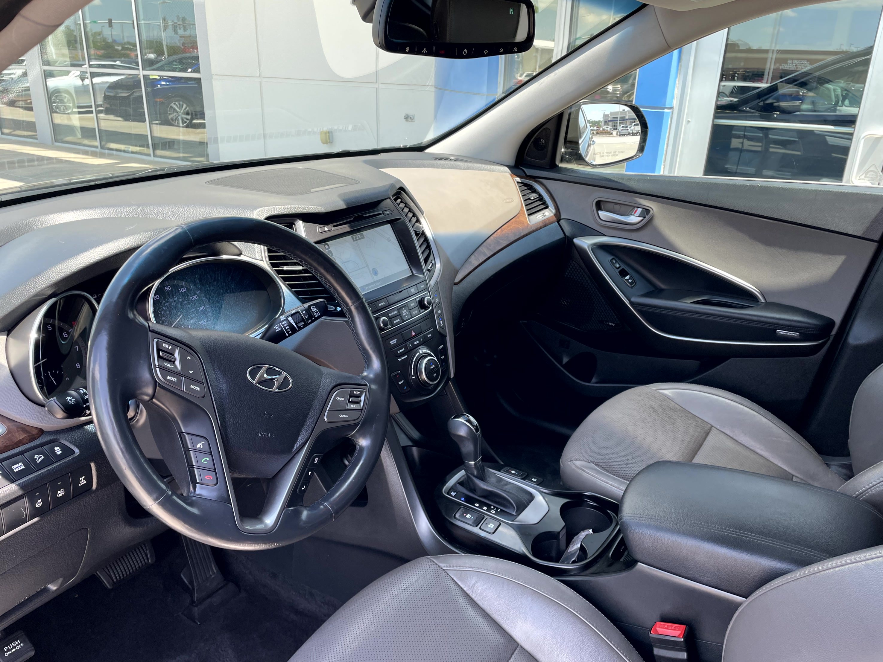 Used 2018 Hyundai Santa Fe Limited AWD/4WD image 12