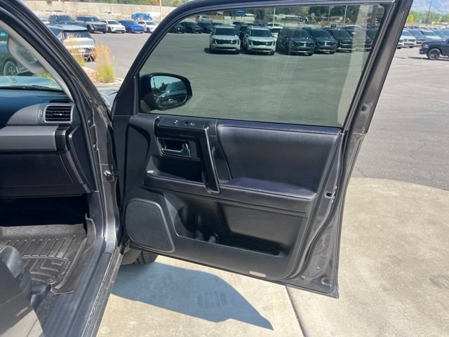 Used 2022 Toyota 4Runner TRD Off-Road AWD/4WD image 25