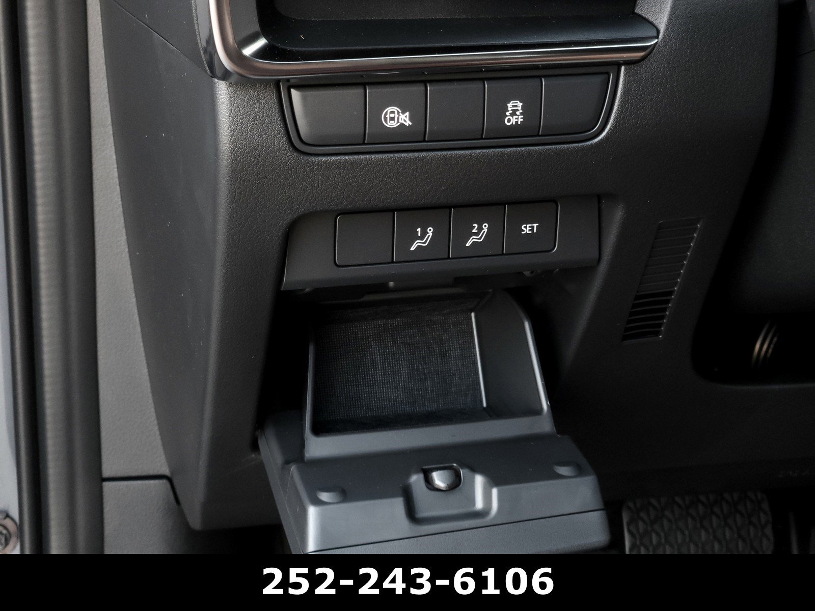 Used 2025 MAZDA MAZDA3 Carbon image 24