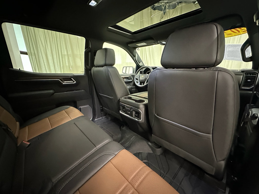 Certified 2024 Chevrolet Silverado 1500 High Country w/ High Country Premium Package AWD/4WD image 23